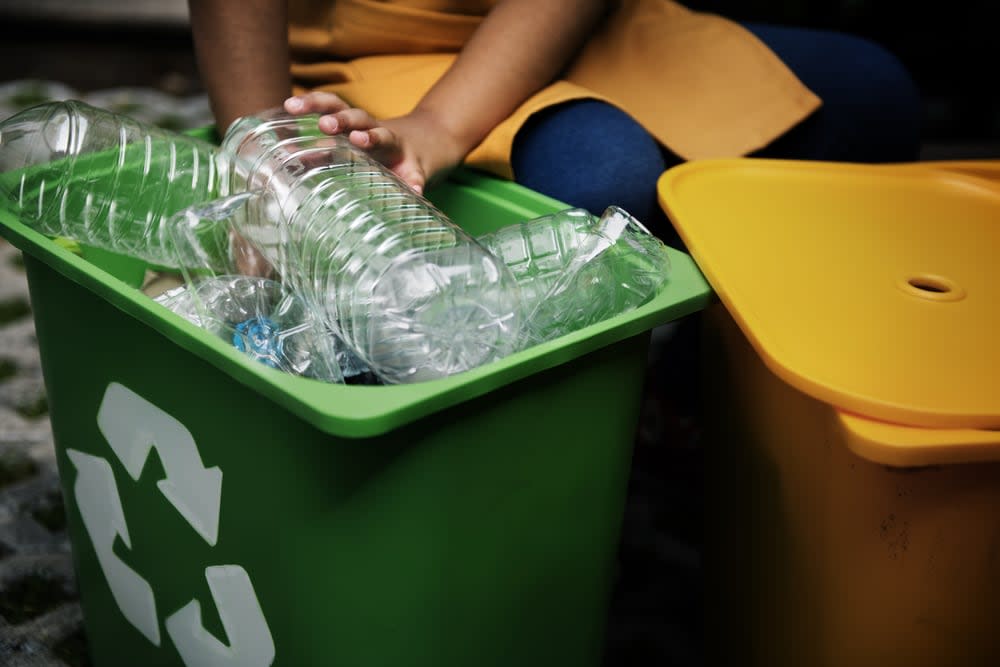 Ide Bisnis Kreatif Berbasis Daur Ulang Plastik, Banyak Loh!