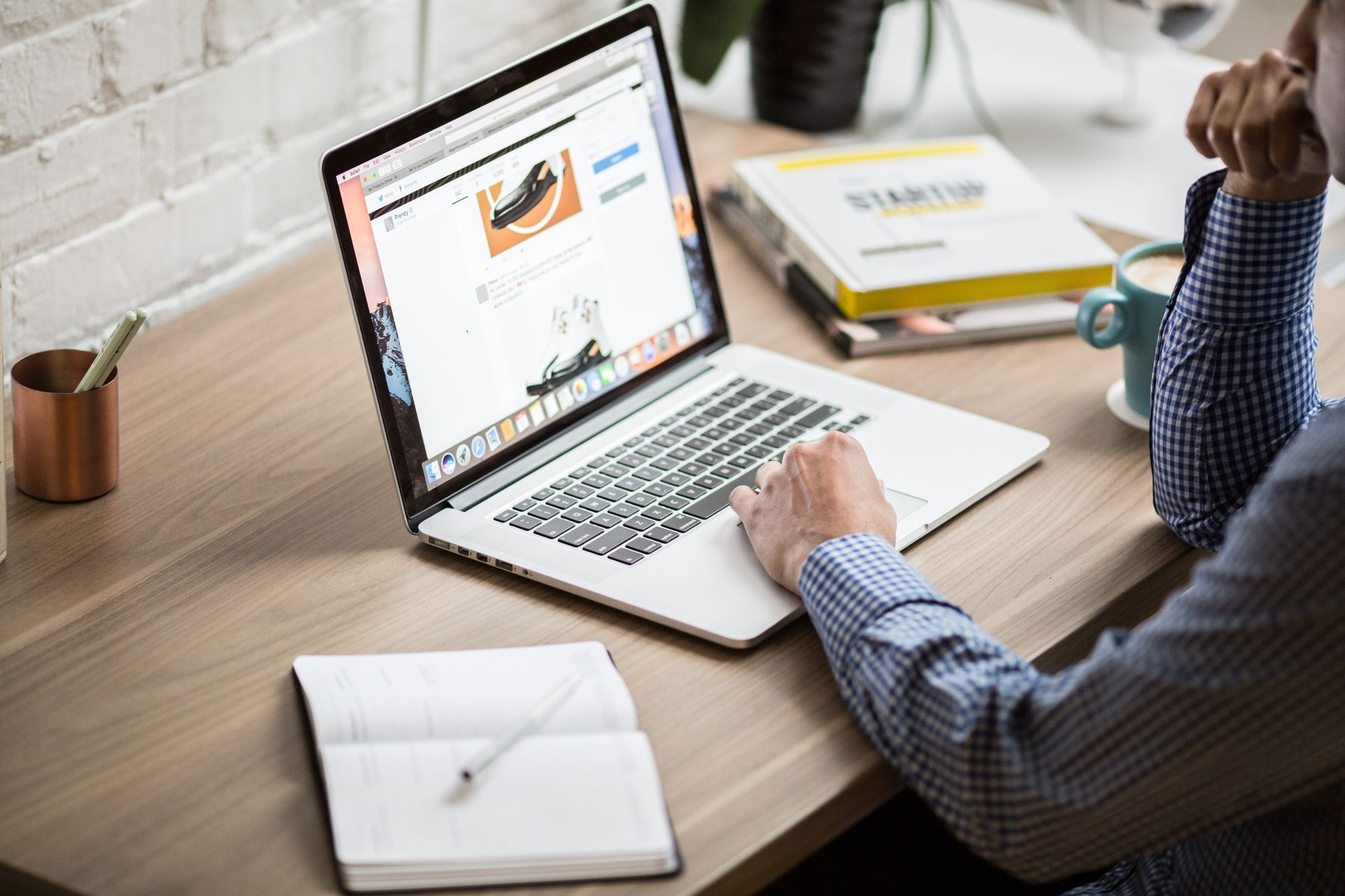 Strategi Konten Landing Page Bisnis yang Terbukti Meningkatkan Konversi