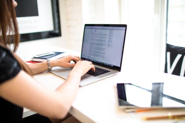 Platform Tes TOEFL Online Terbaik untuk Persiapan Efektif