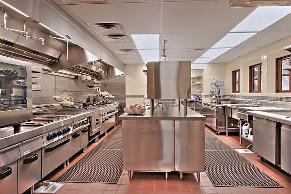 Cara Menjaga Sirkulasi Udara Dapur agar Tidak Pengap dan Panas