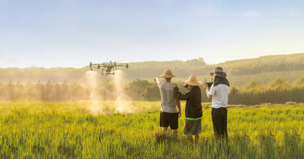 Kelebihan Penyemprotan Pakai Drone untuk Pertanian Modern